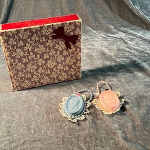 Avon Cameos in box